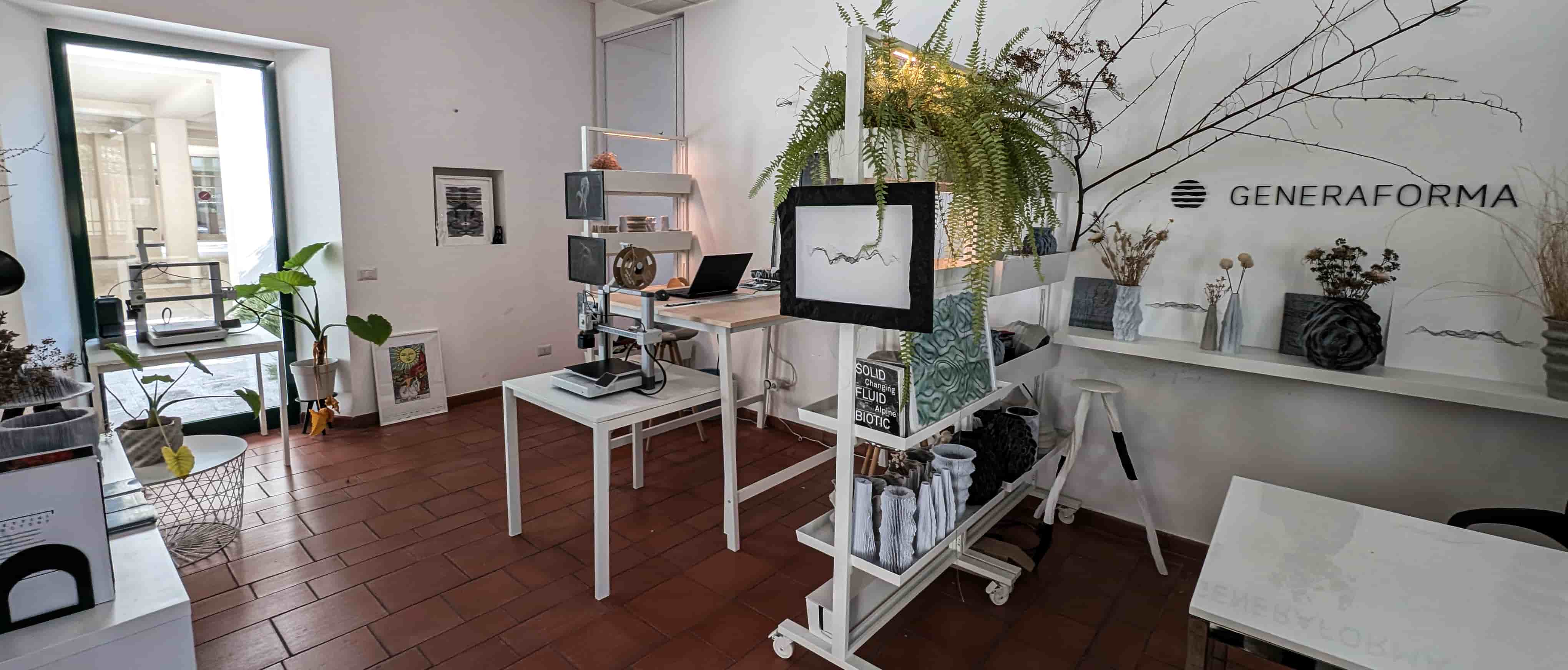 The GENERAFORMA studio in Teramo, with its 3D printers and vases on display