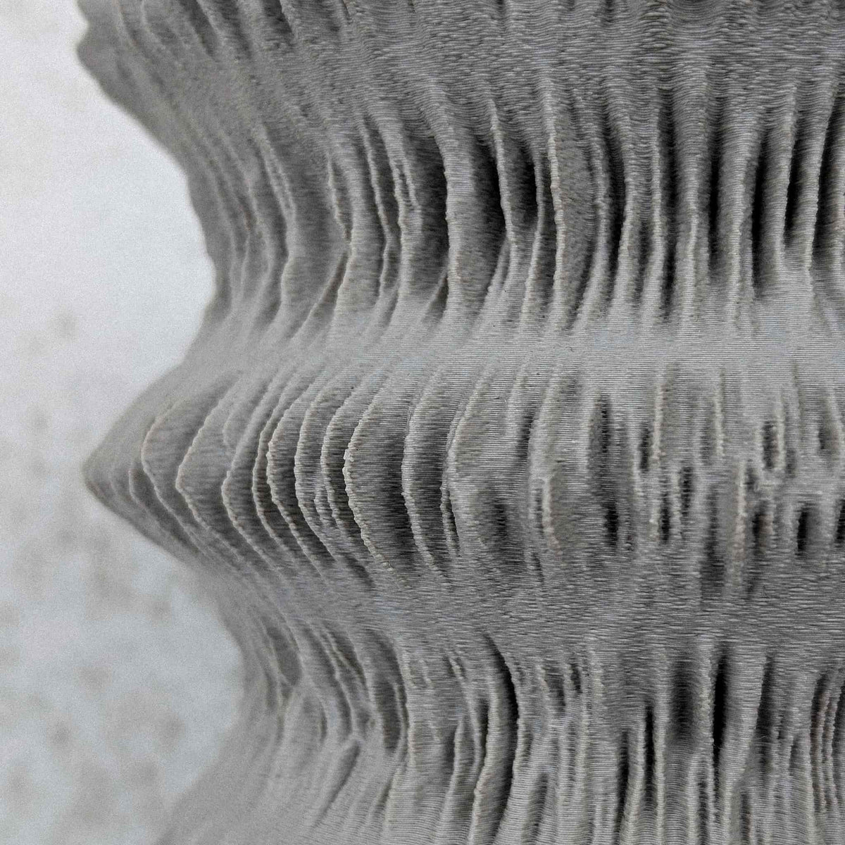 modern 3d printed vase FLUVIA close-up of flowing ridges